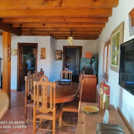 El Salinar En Salamanca. Ideal Familia/grupo Calvarrasa de Abajo