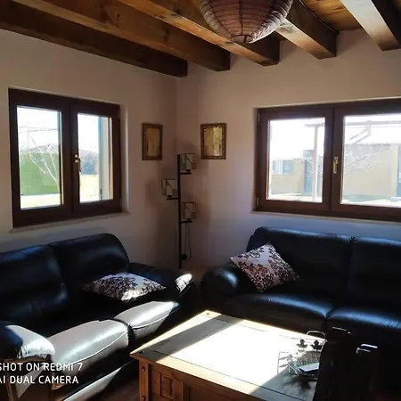 El Salinar En Salamanca. Ideal Familia/grupo Calvarrasa de Abajo